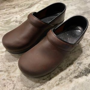 Dansko professional clog size 37- US shoe size 7